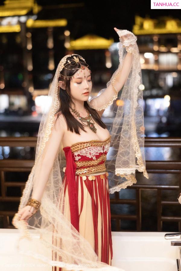 豆瓣酱  [XiuRen]高清写真图 2024.04.07 No.8349 豆瓣酱 美乳性感第39张图片